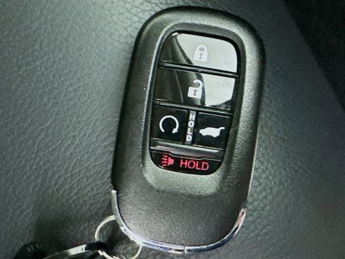 Used 2025 Honda Pilot EX-L image 40