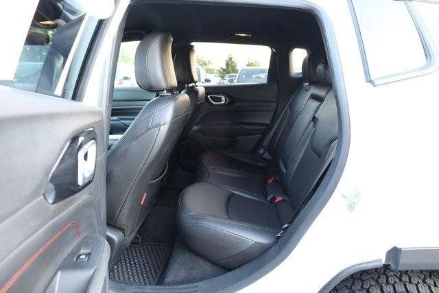 Used 2025 Jeep Compass Trailhawk AWD/4WD image 20