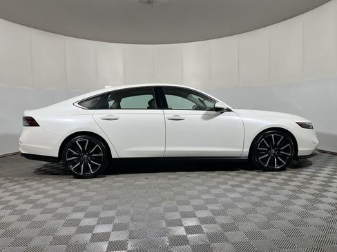 Used 2023 Honda Accord Touring image 9