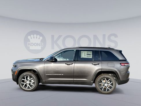 New 2025 Jeep Grand Cherokee Limited w/ Luxury Tech Group II image 2