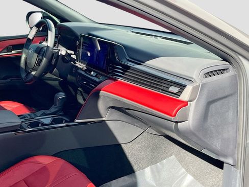 Used 2025 Toyota Camry XSE image 31