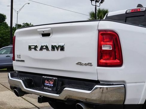 Used 2025 RAM 1500 Laramie AWD/4WD image 5