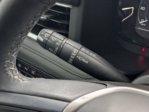 Used 2024 GMC Yukon Denali w/ Advanced Technology Package image 26