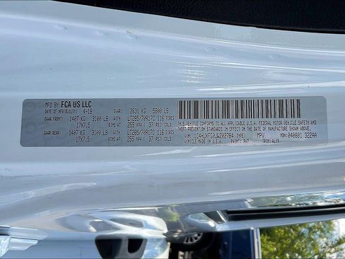 Used 2018 Jeep Wrangler Unlimited Rubicon w/ Dual Top Group AWD/4WD image 19