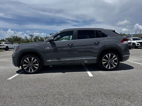 Used 2021 Volkswagen Atlas Cross Sport SEL R-Line FWD image 3
