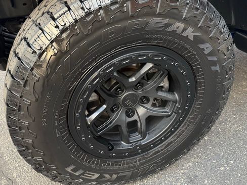 Used 2022 Jeep Wrangler Unlimited Sahara image 12