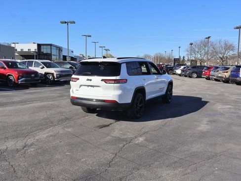 Used 2023 Jeep Grand Cherokee L Laredo AWD/4WD image 7