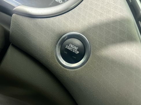 Used 2022 Chevrolet Malibu LT FWD image 17