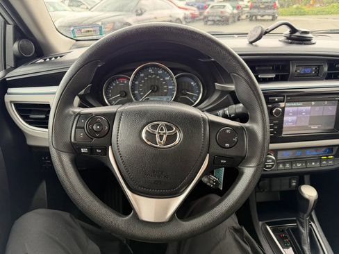 Used 2015 Toyota Corolla LE FWD image 23