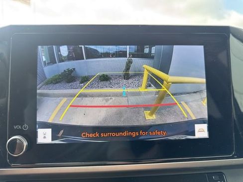 Used 2025 Toyota Camry LE image 18