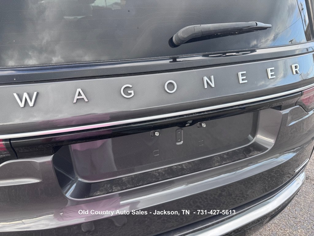 Used 2022 Jeep Wagoneer Series III AWD/4WD image 9
