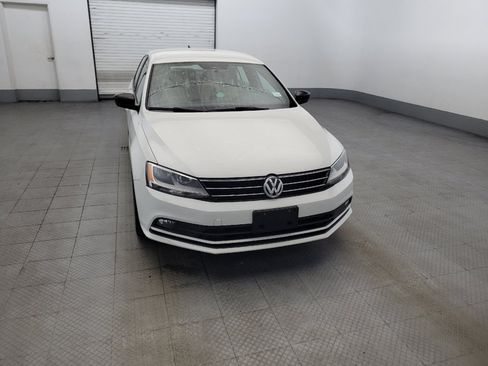 Used 2016 Volkswagen Jetta Sport FWD image 14