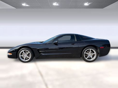Used 2001 Chevrolet Corvette Coupe w/ Preferred Equipment Group2 image 2