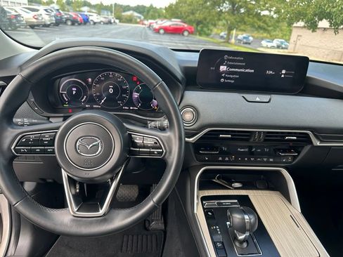 Certified 2024 MAZDA CX-90 Plug-In Hybrid w/ Preferred AWD/4WD image 11