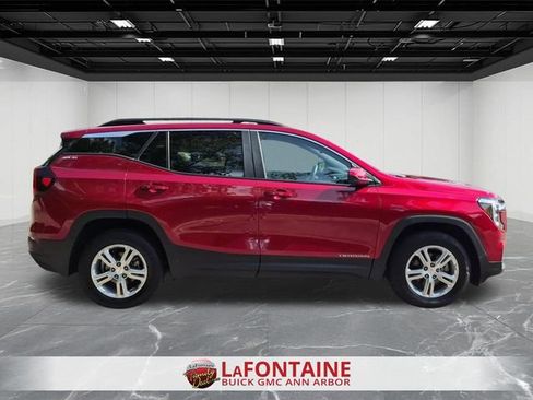 Certified 2024 GMC Terrain SLE w/ Driver Convenience Package AWD/4WD image 9