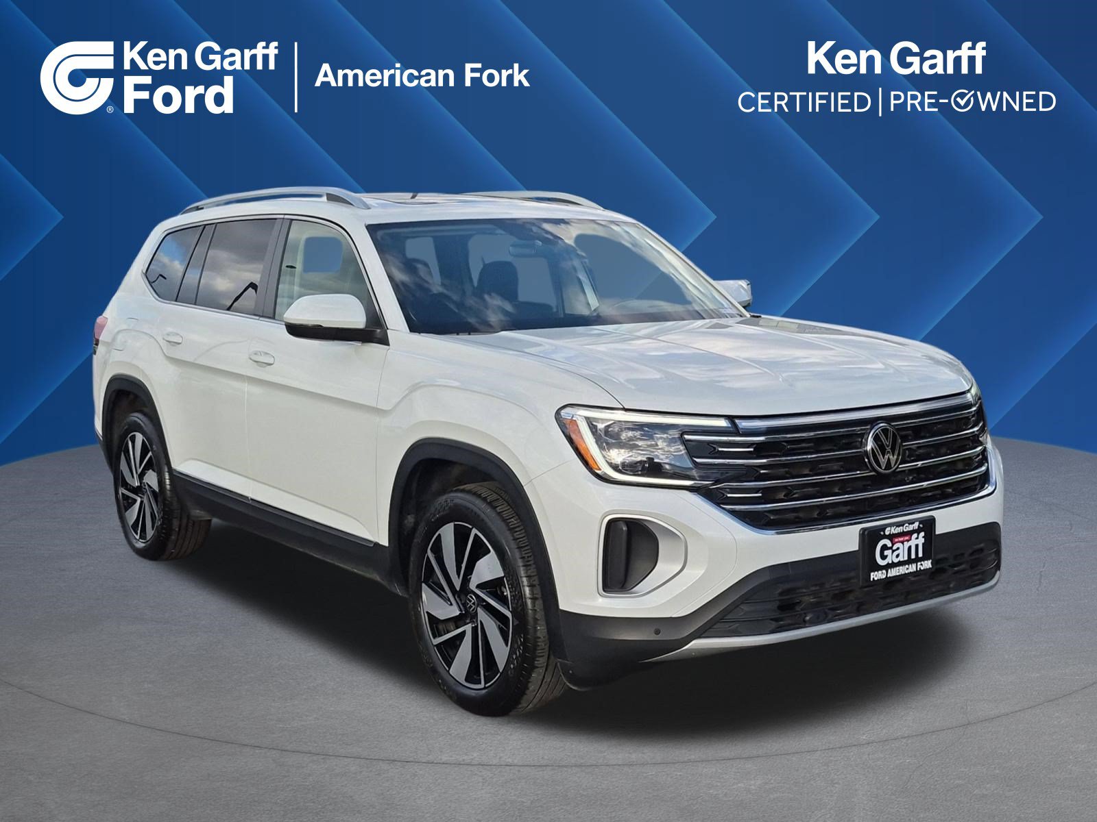 Used 2025 Volkswagen Atlas SEL AWD/4WD image 1