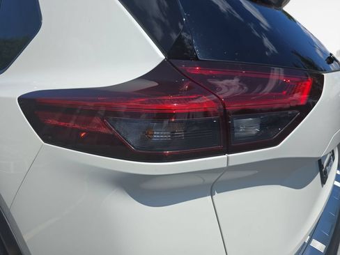 Used 2023 Nissan Rogue SL w/ SL Premium Package AWD/4WD image 34
