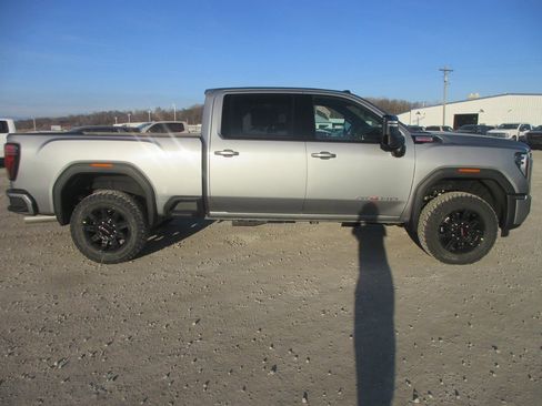 New 2026 GMC Sierra 2500 AT4 image 3