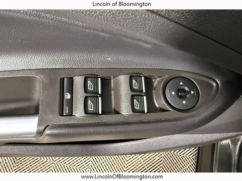 Used 2019 Ford Escape SE image 11