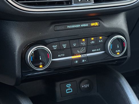 Used 2022 Ford Escape SE w/ Convenience Package image 19