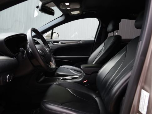 Used 2019 Lincoln MKC Premiere FWD image 13