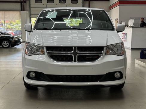 Used 2019 Dodge Grand Caravan SE FWD image 6
