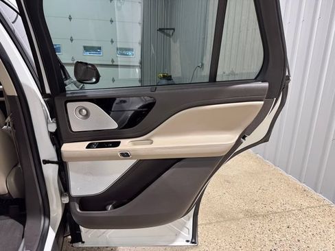 Used 2021 Lincoln Aviator Reserve w/ Equipment Group 202A AWD/4WD image 29