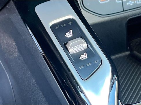 Certified 2025 Kia Sorento SX image 27