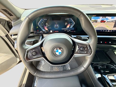 Used 2025 BMW 530i image 40