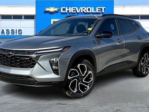 New 2026 Chevrolet Trax RS image 2