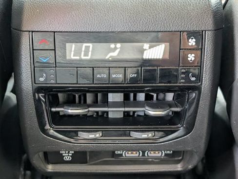 Used 2023 Jeep Grand Cherokee L Limited w/ Black Appearance Package RWD image 30