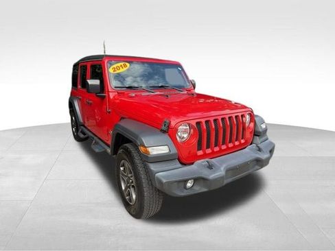Used 2018 Jeep Wrangler Unlimited Sport S AWD/4WD image 3