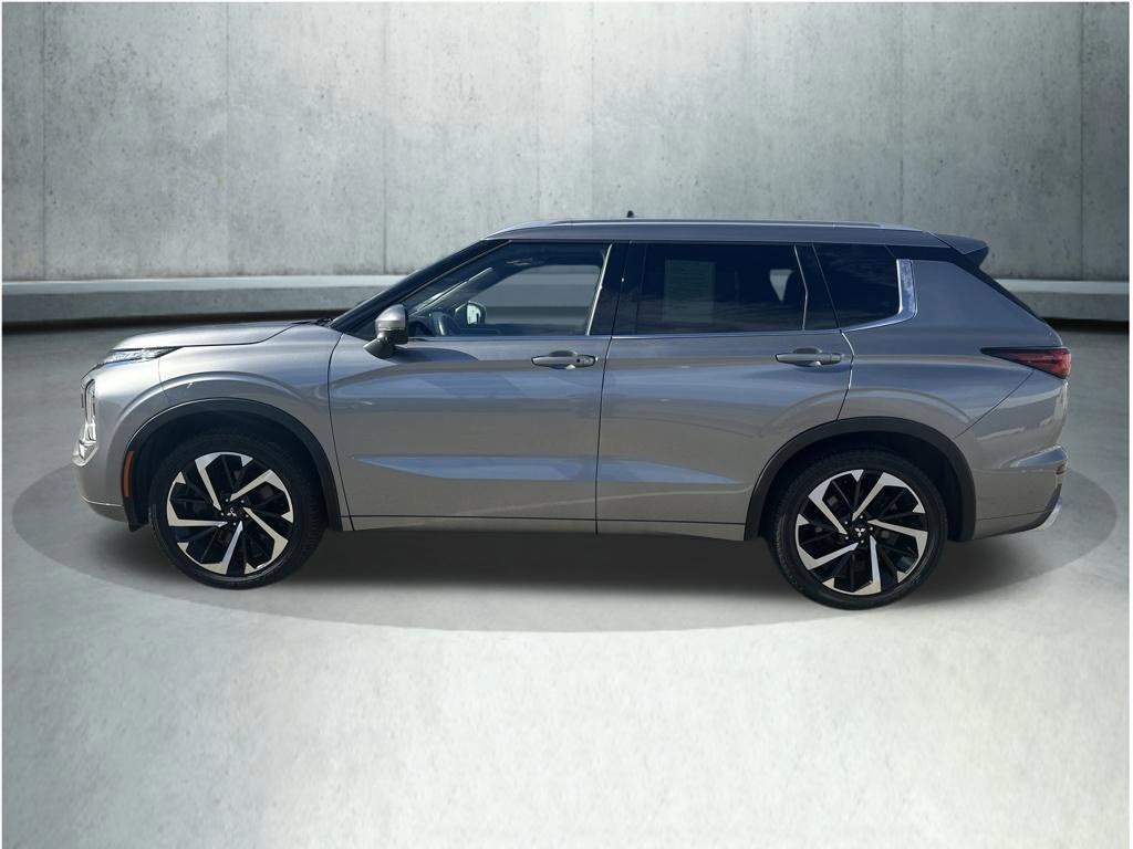 Used 2022 Mitsubishi Outlander SEL AWD/4WD image 2