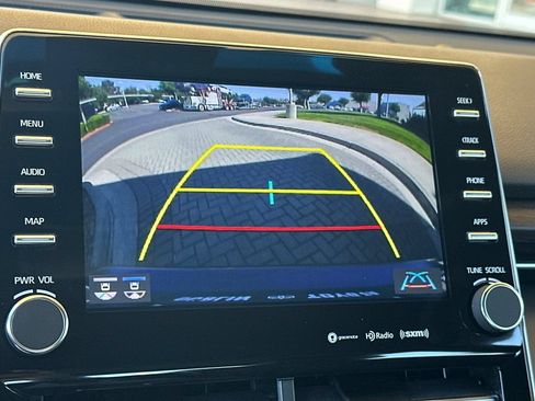 Certified 2022 Toyota Avalon XLE FWD image 22