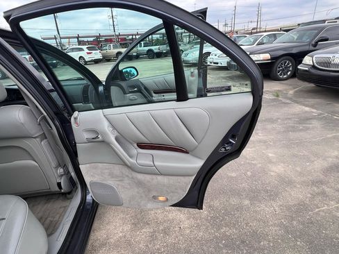 Used 1997 Cadillac Catera RWD image 42