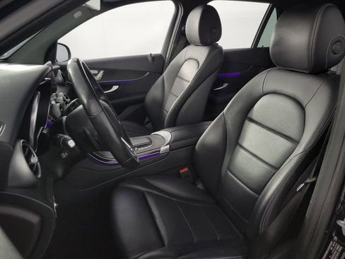 Used 2021 Mercedes-Benz GLC 300 4MATIC w/ Premium Package image 14