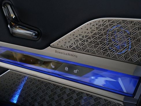 New 2026 BMW 740i xDrive image 10