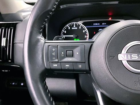 Used 2024 Nissan Pathfinder SV image 23