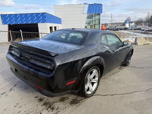 Used 2018 Dodge Challenger R/T w/ Driver Convenience Group image 5