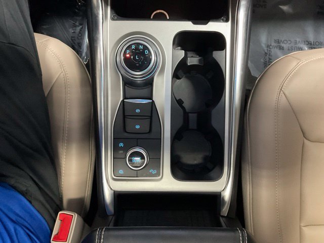 Used 2024 Ford Explorer XLT w/ Equipment Group 202A AWD/4WD image 38