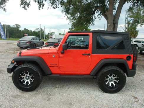 Used 2013 Jeep Wrangler Sport AWD/4WD image 9