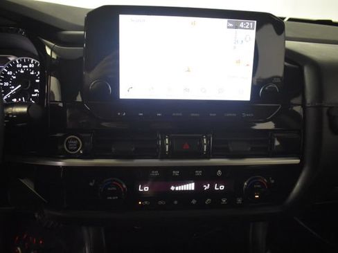 Used 2022 Nissan Pathfinder SL w/ SL Black Package AWD/4WD image 19