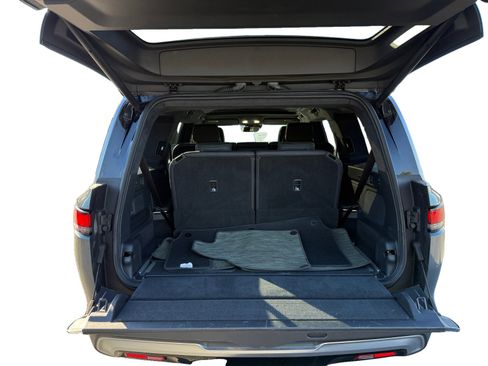 Used 2023 Rivian R1S Launch Edition image 17