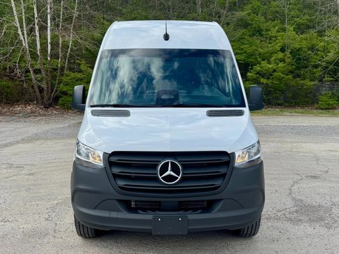 Used 2025 Mercedes-Benz Sprinter 2500 image 7