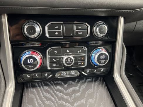 Used 2023 GMC Yukon Denali AWD/4WD image 21