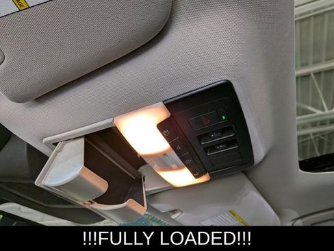 Used 2023 Nissan Pathfinder SL AWD/4WD image 19