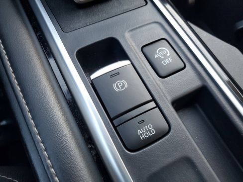 Certified 2024 Nissan Pathfinder SL image 26