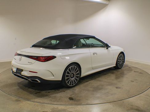 Used 2025 Mercedes-Benz CLE 300 4MATIC Cabriolet image 5