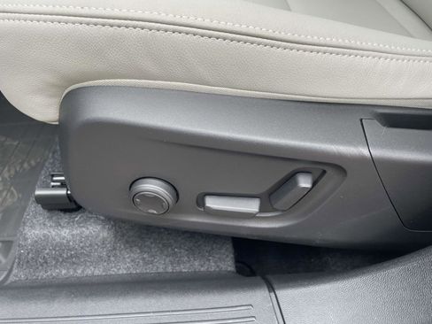 New 2025 Volvo XC40 B5 Plus w/ Protection Package Premier image 24