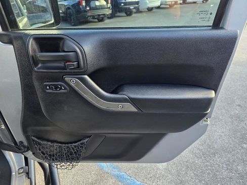 Used 2015 Jeep Wrangler Unlimited Sport AWD/4WD image 23